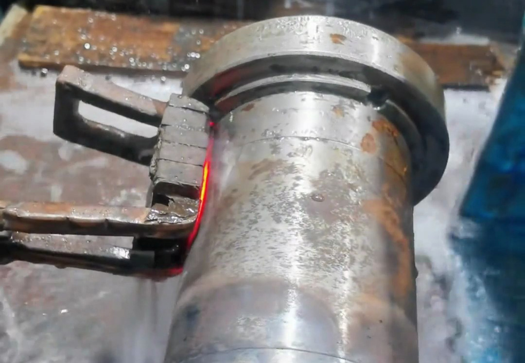 金屬在高溫下瞬間冷卻會發(fā)生什么？電機(jī)軸工業(yè)高頻淬火實(shí)拍